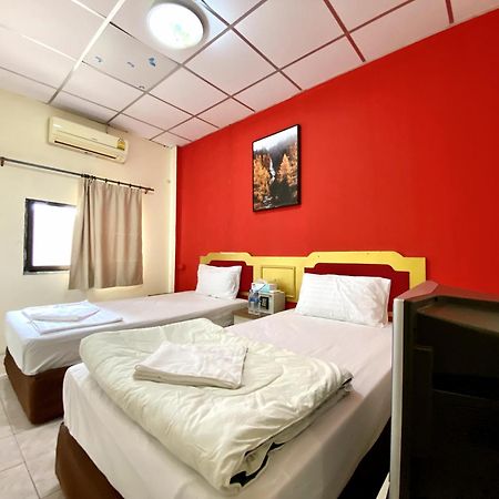Patong Adventure Hostel Extérieur photo