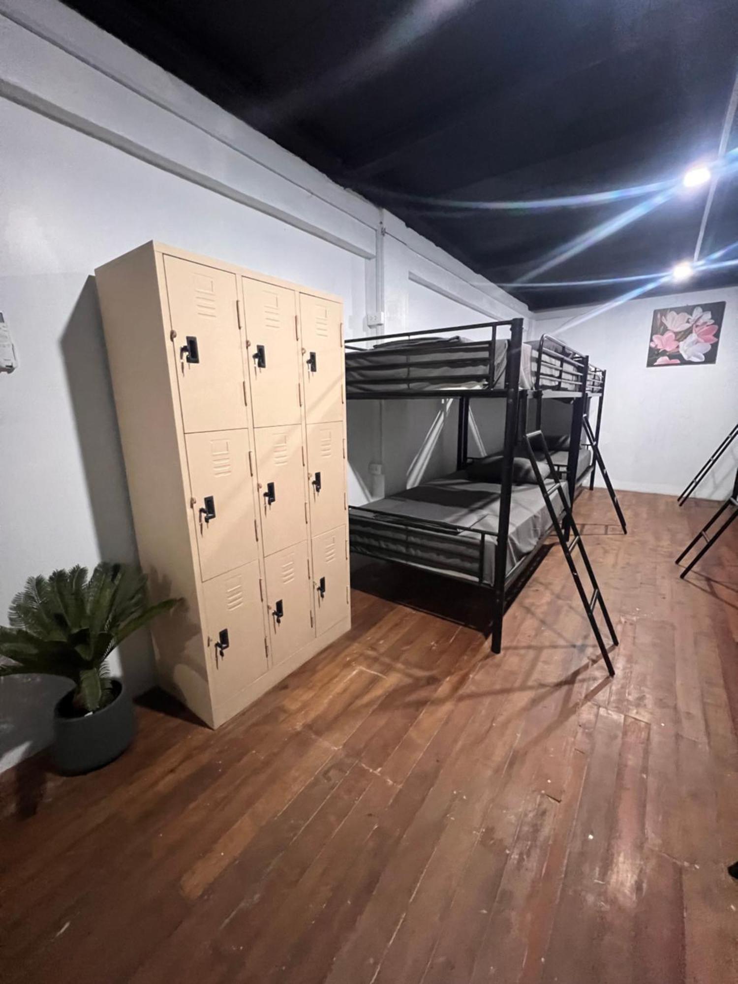 Patong Adventure Hostel Extérieur photo