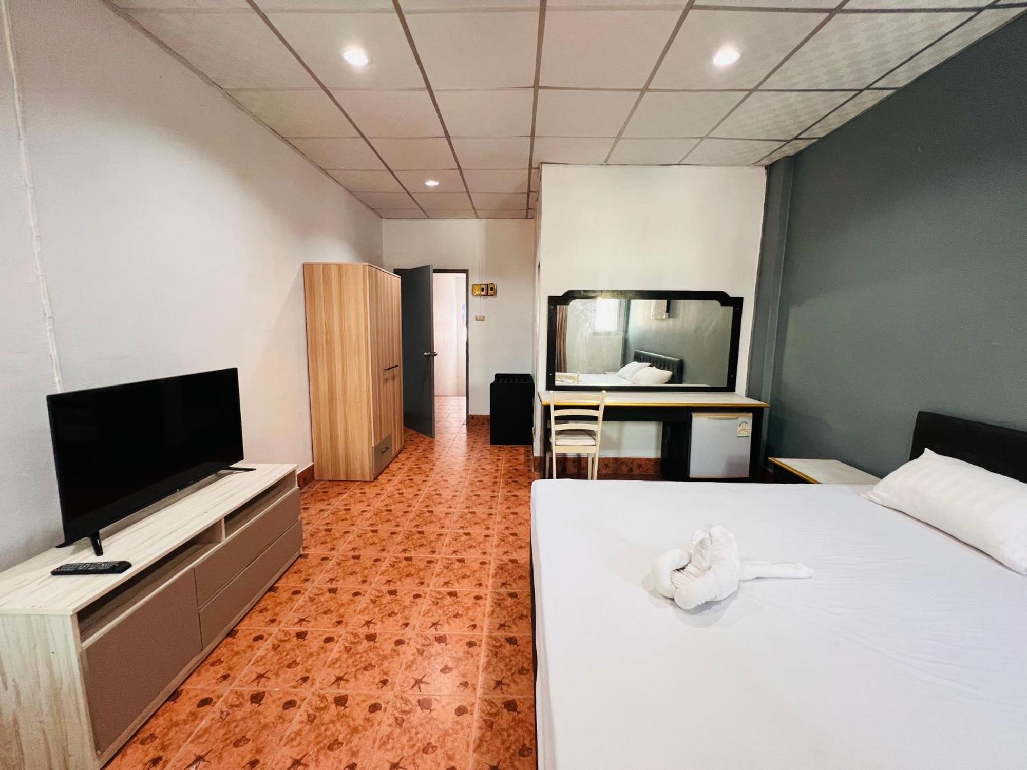 Patong Adventure Hostel Extérieur photo