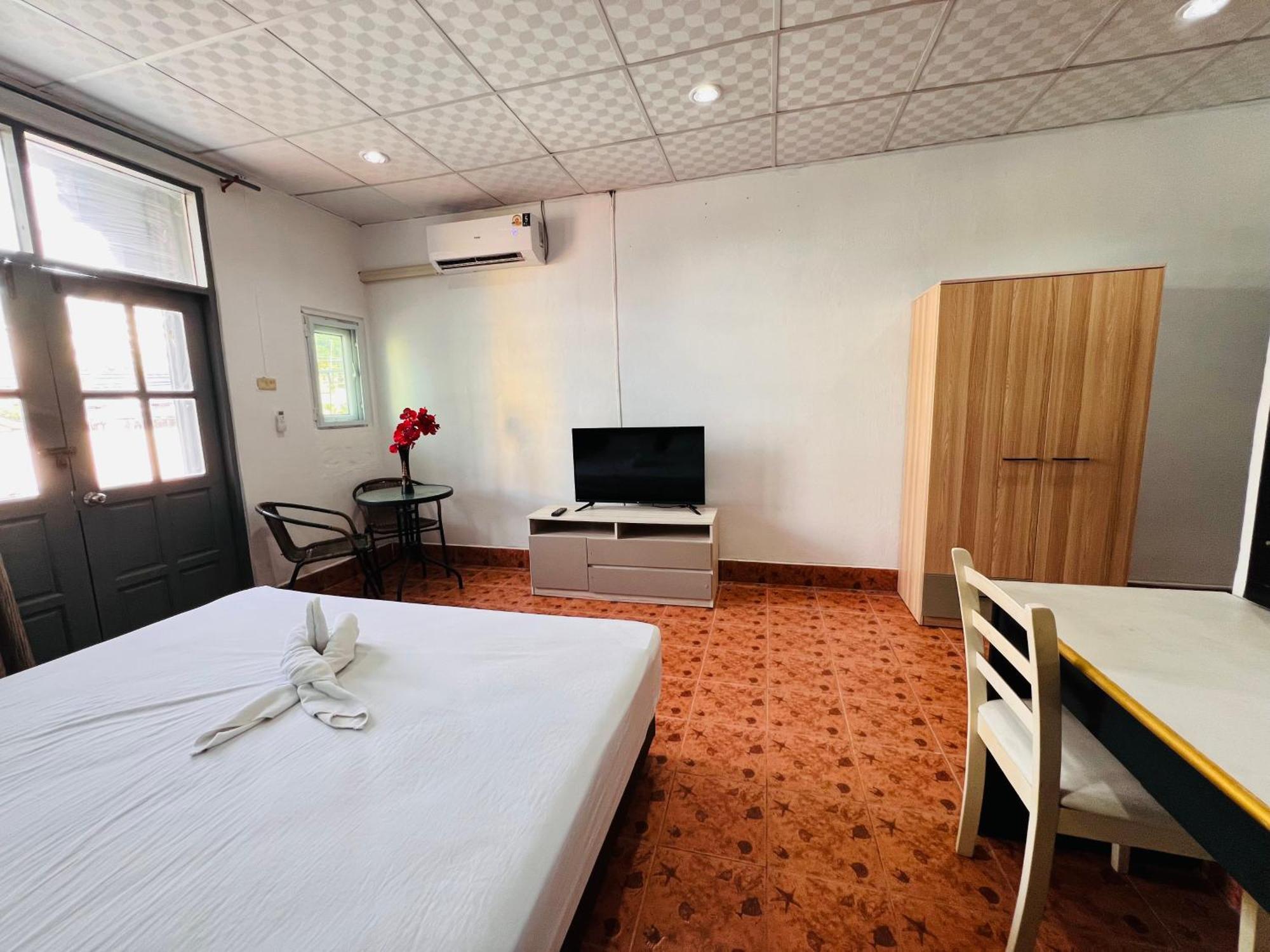 Patong Adventure Hostel Extérieur photo