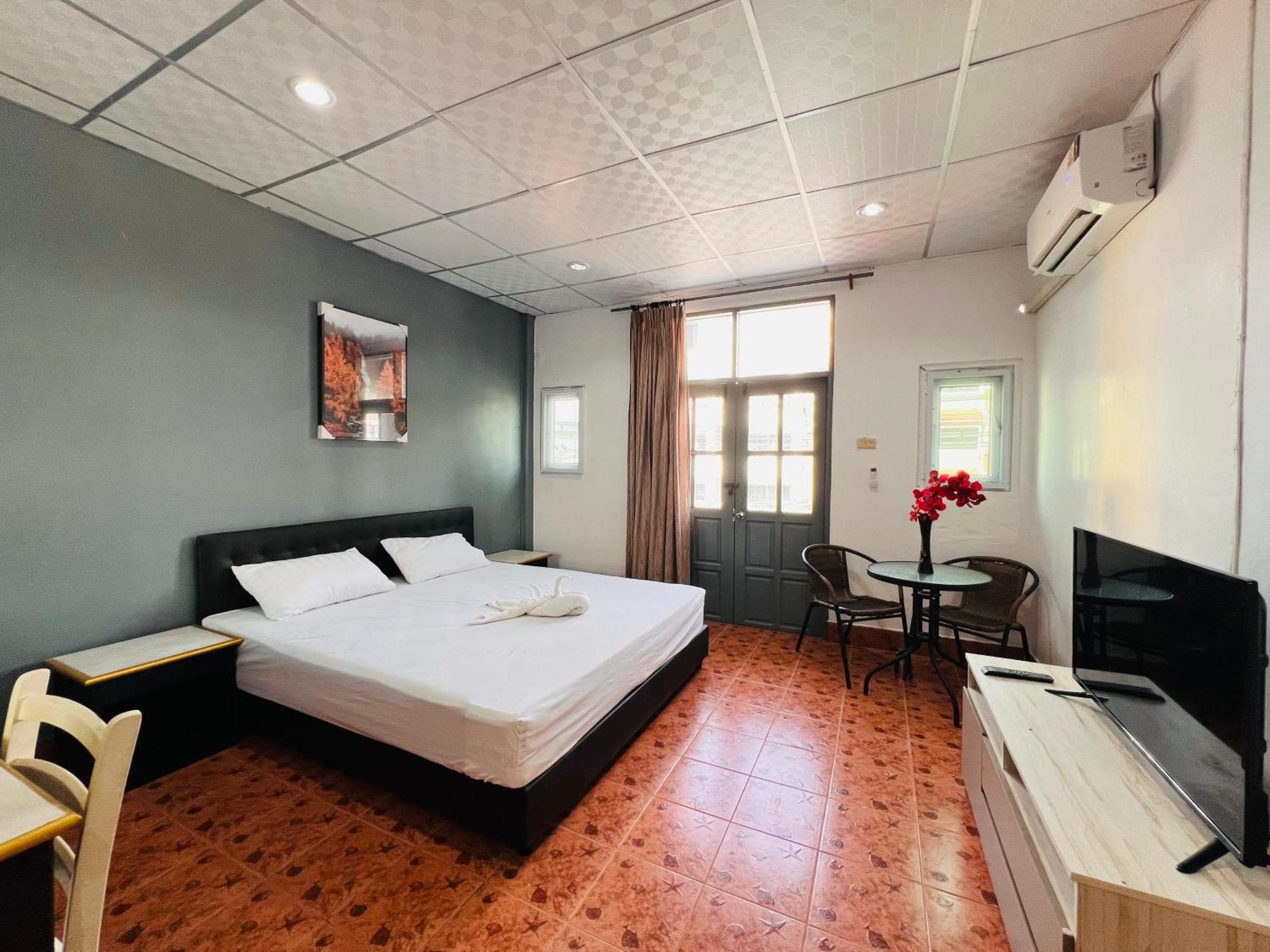 Patong Adventure Hostel Extérieur photo