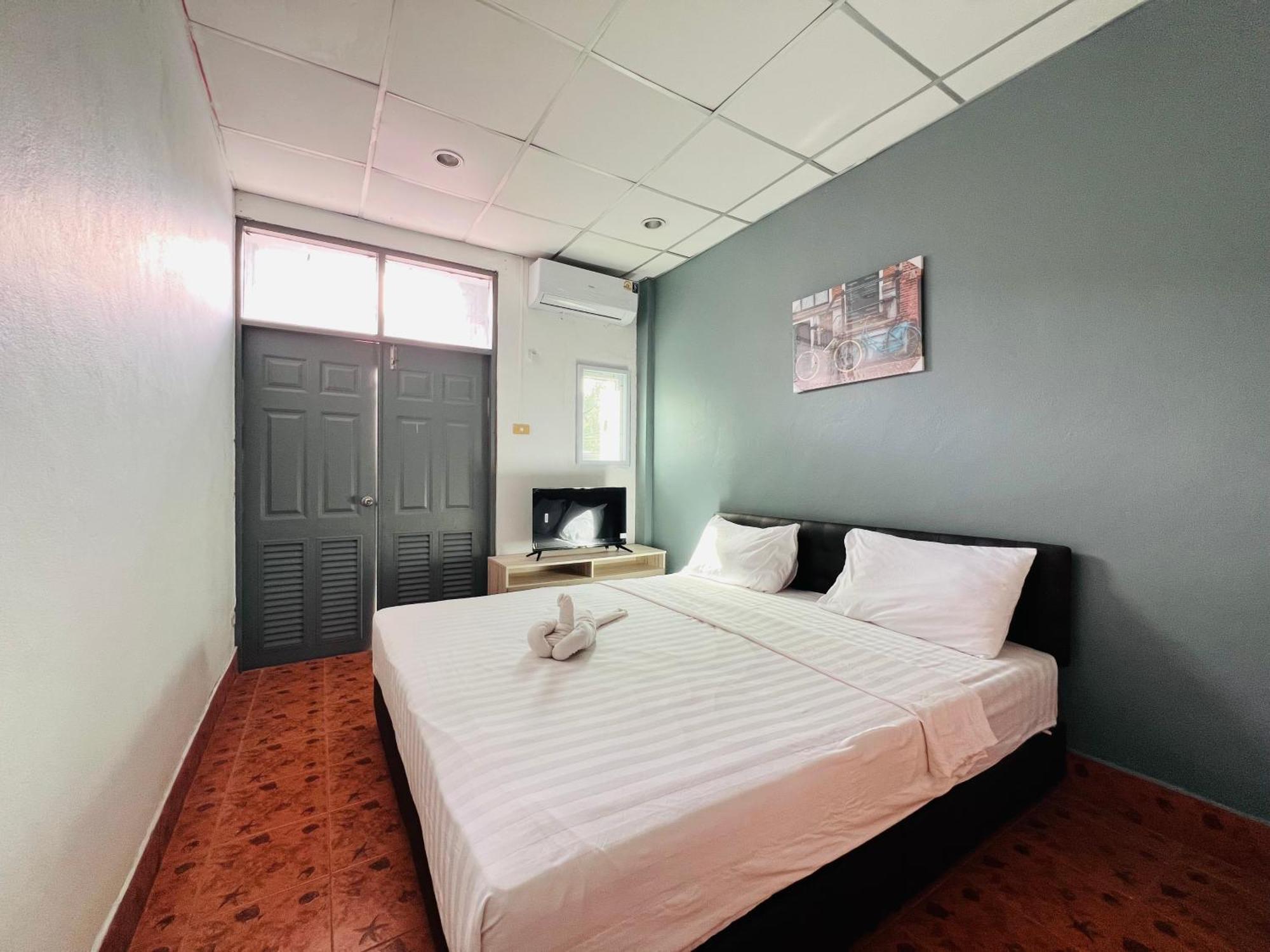 Patong Adventure Hostel Extérieur photo