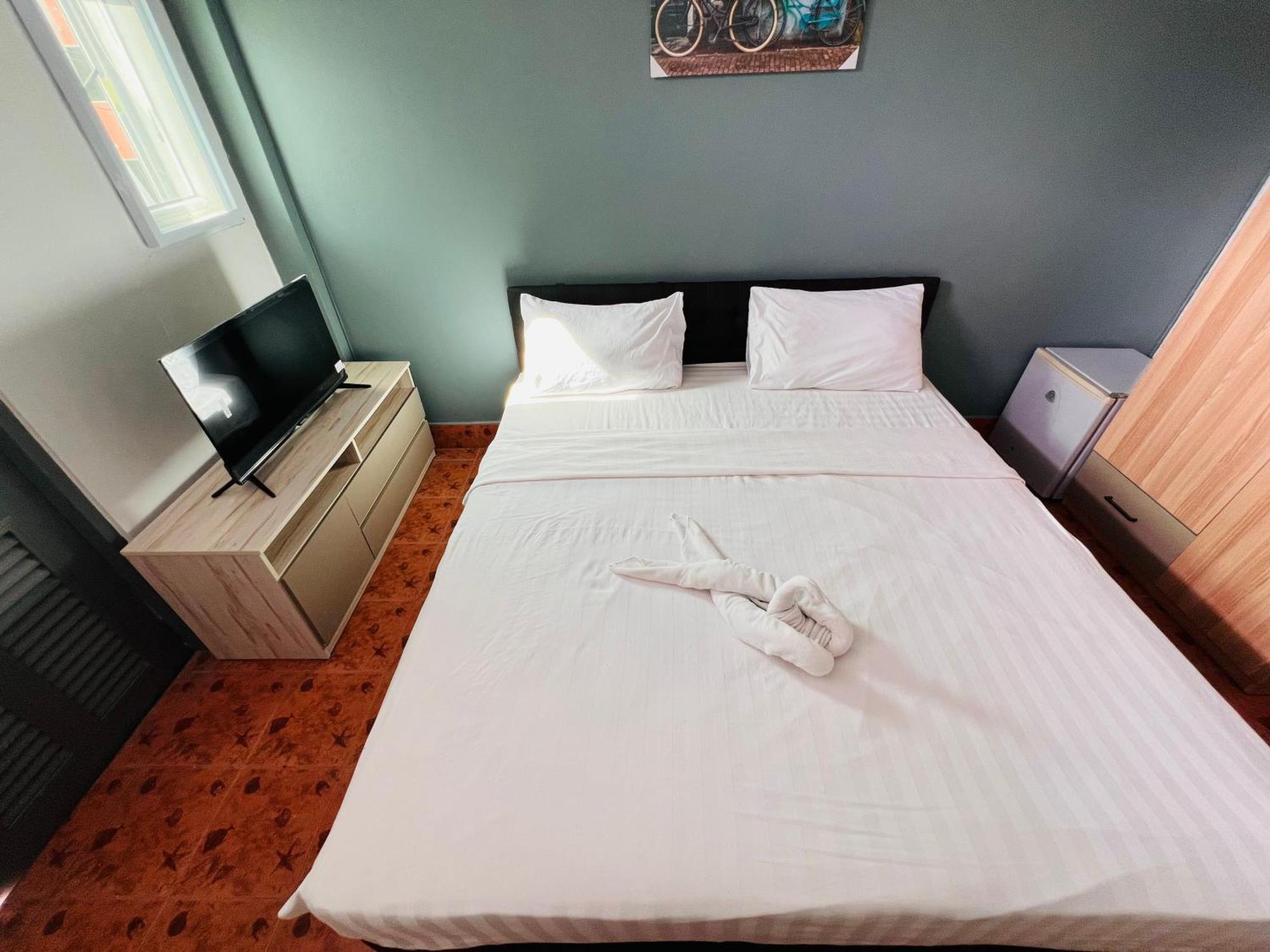Patong Adventure Hostel Extérieur photo