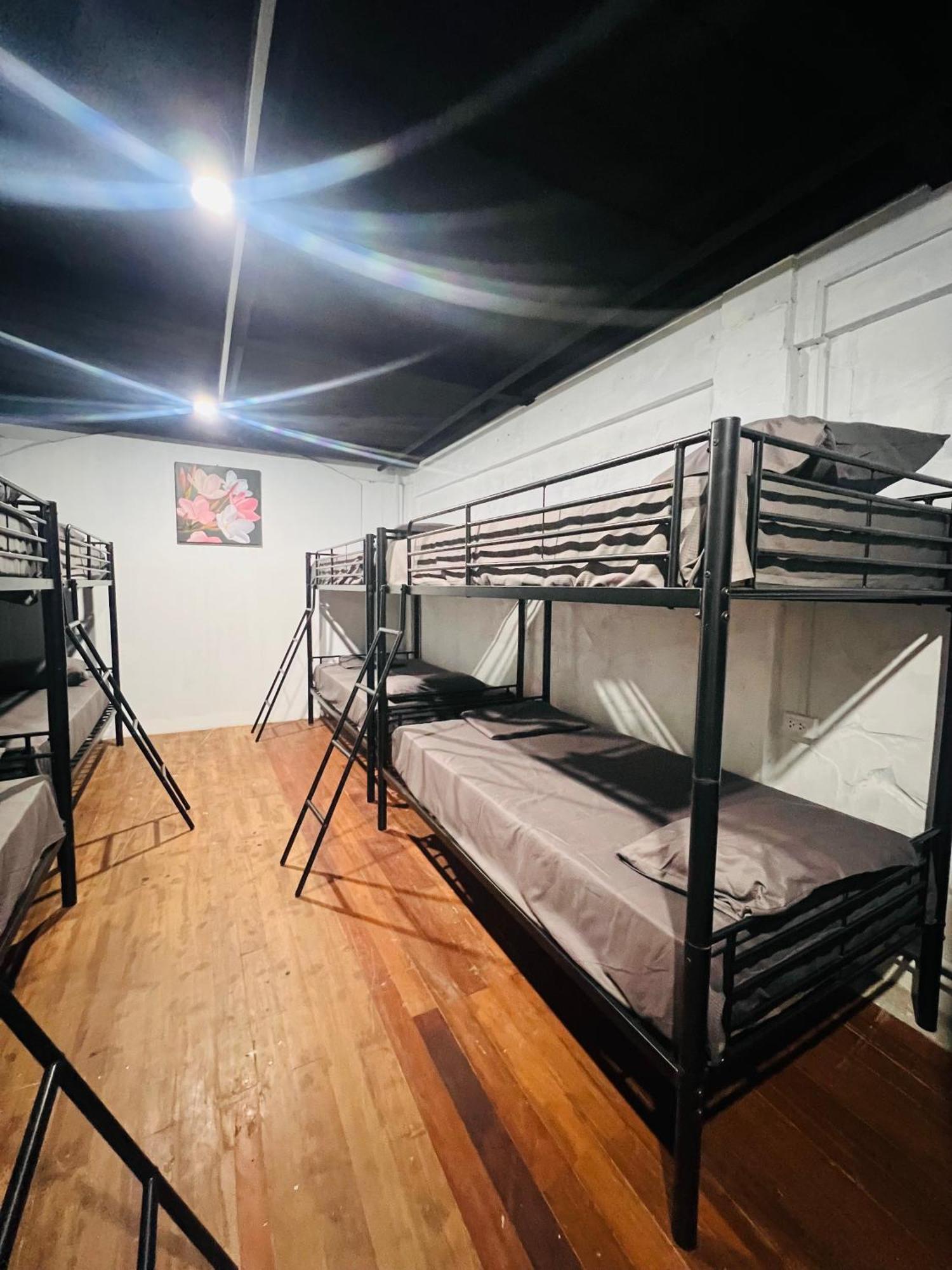 Patong Adventure Hostel Extérieur photo