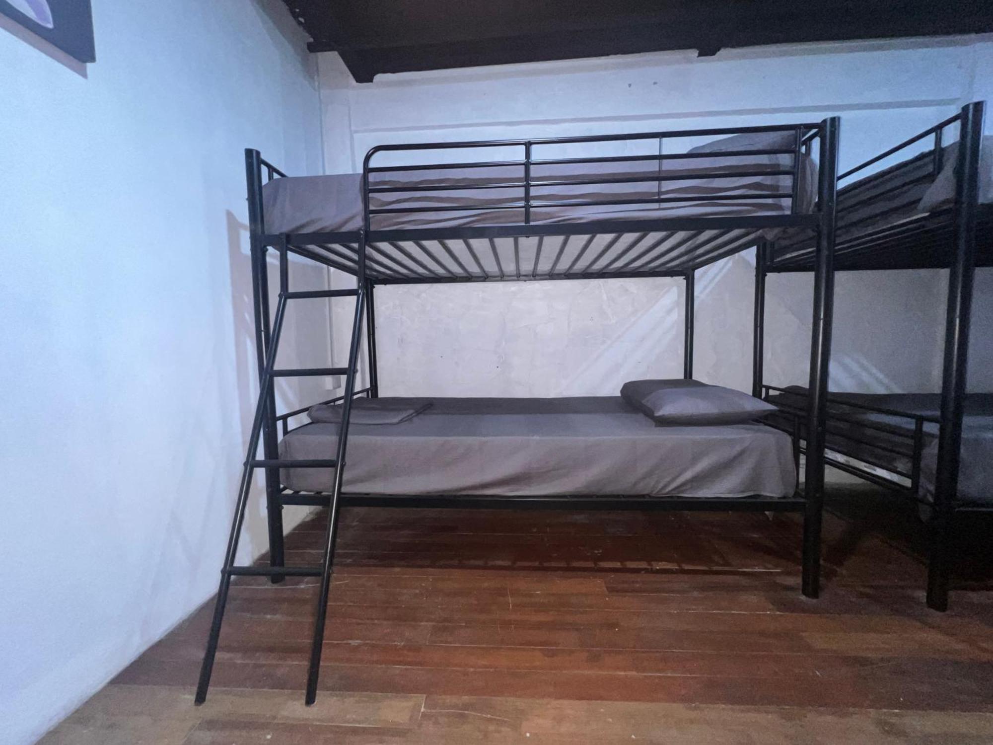 Patong Adventure Hostel Extérieur photo