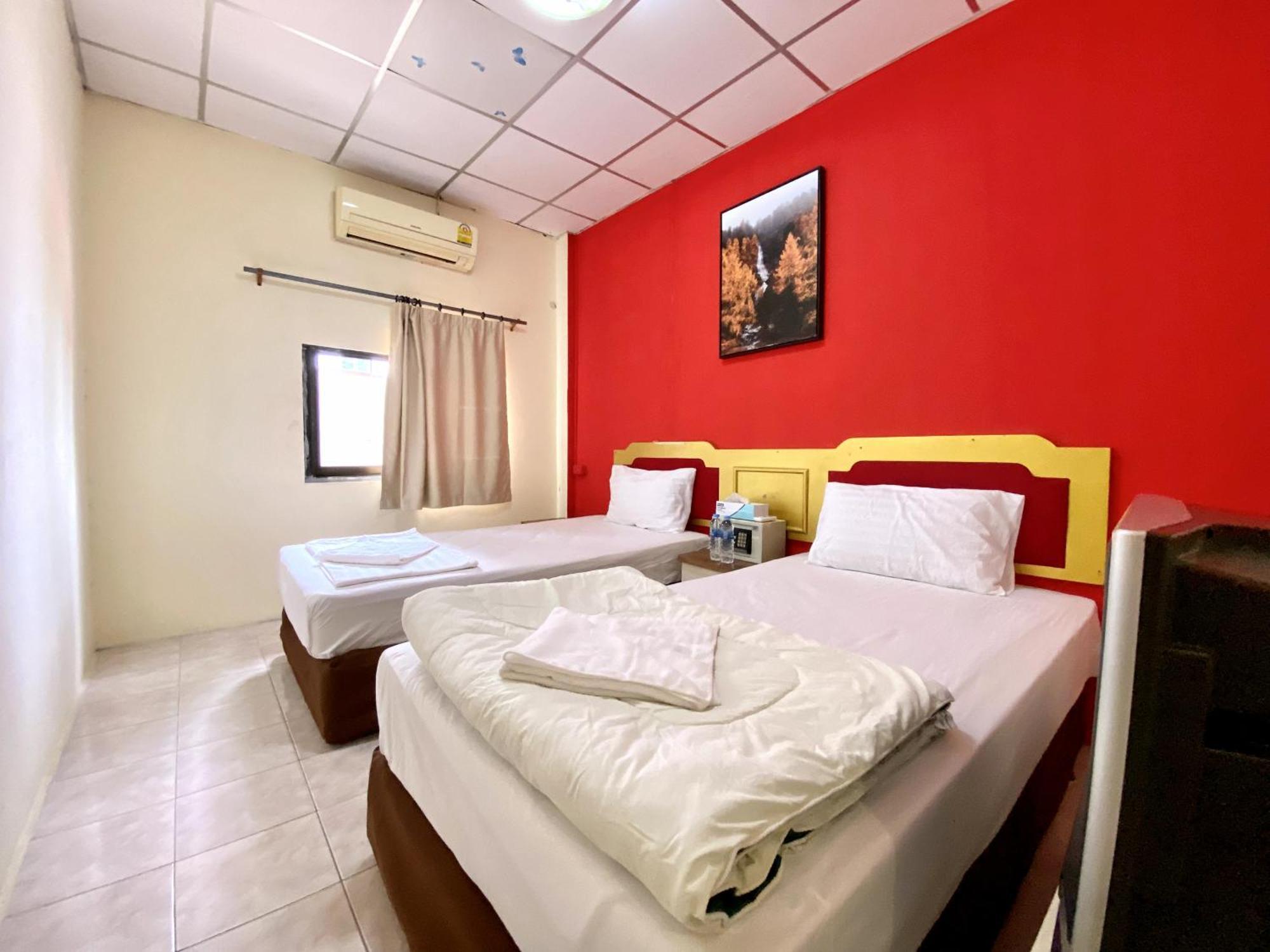 Patong Adventure Hostel Extérieur photo