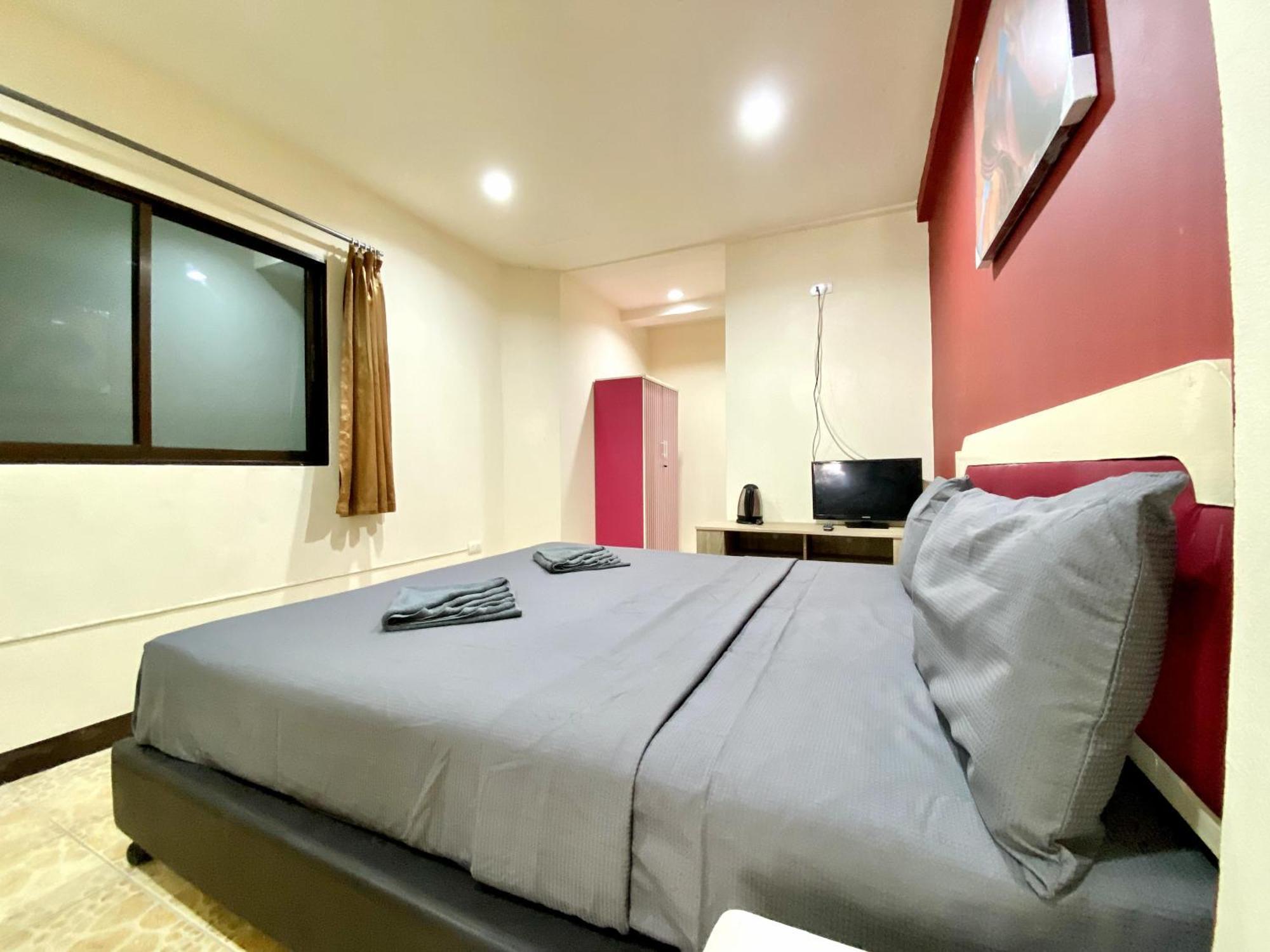 Patong Adventure Hostel Extérieur photo